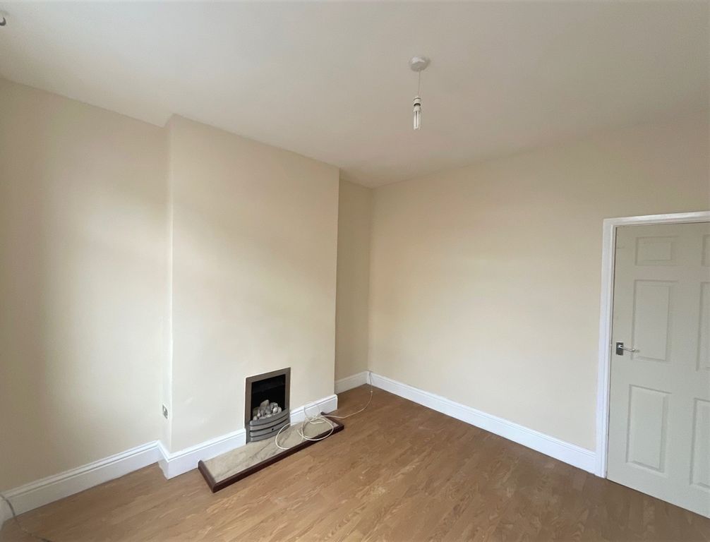 Property photo 2 of 9 Front Room
