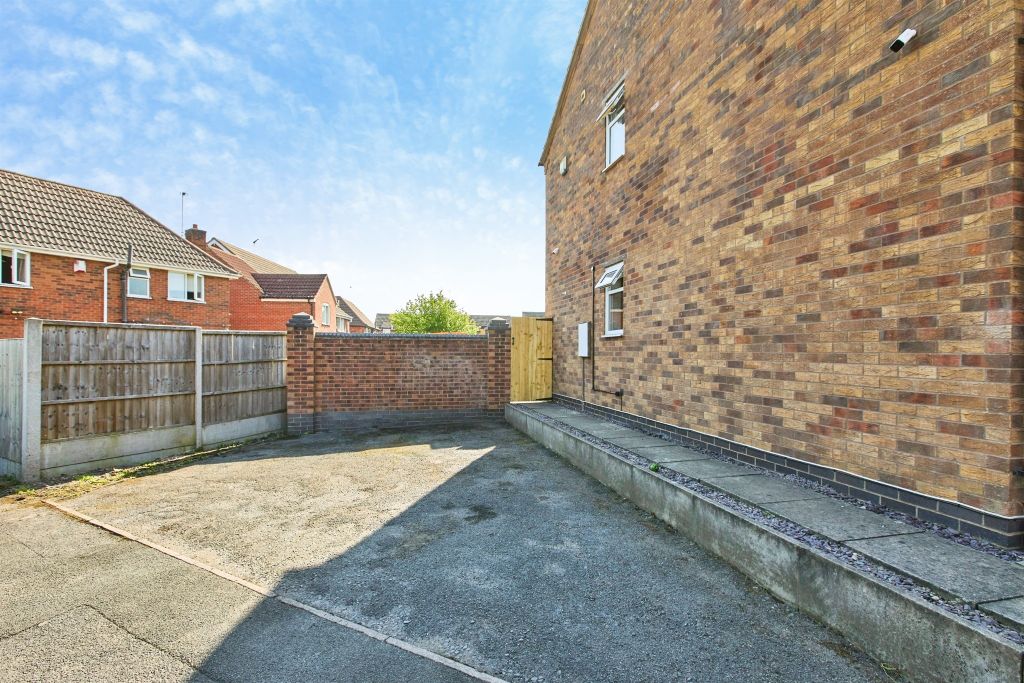 Property photo 3 of 21