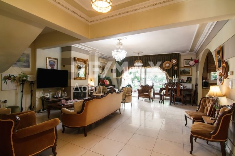 Property photo 1 of 32