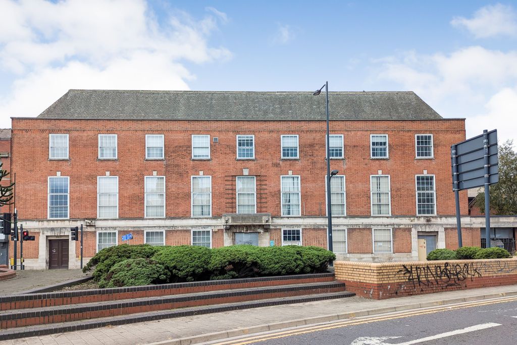 Property photo 3 of 7 35 Eastgate, Leeds, Ls2 7Re