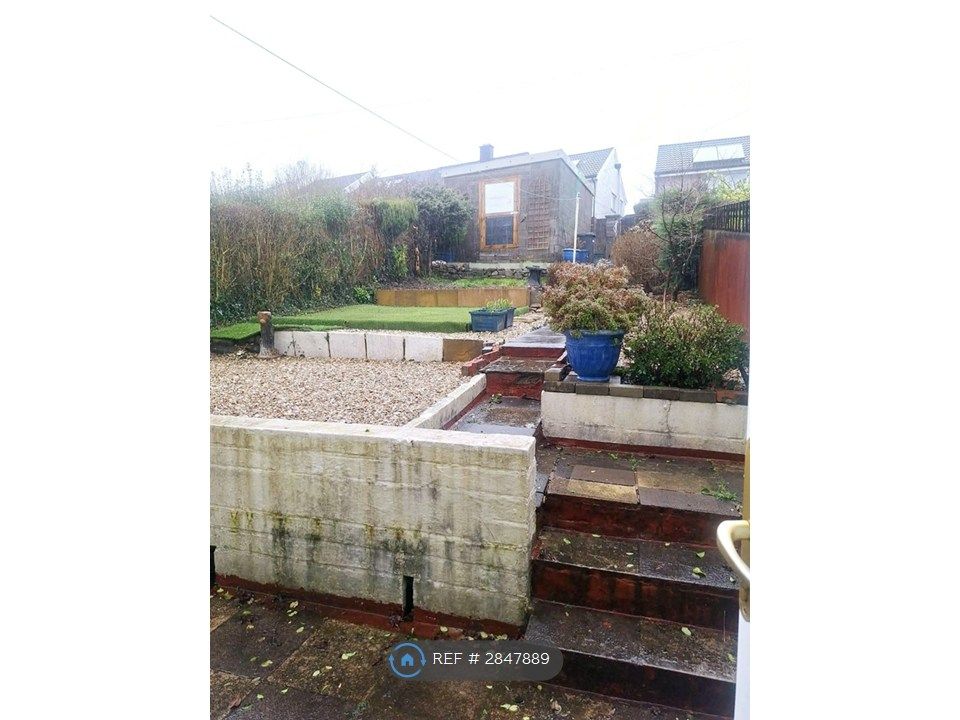 Property photo 3 of 13 Garden