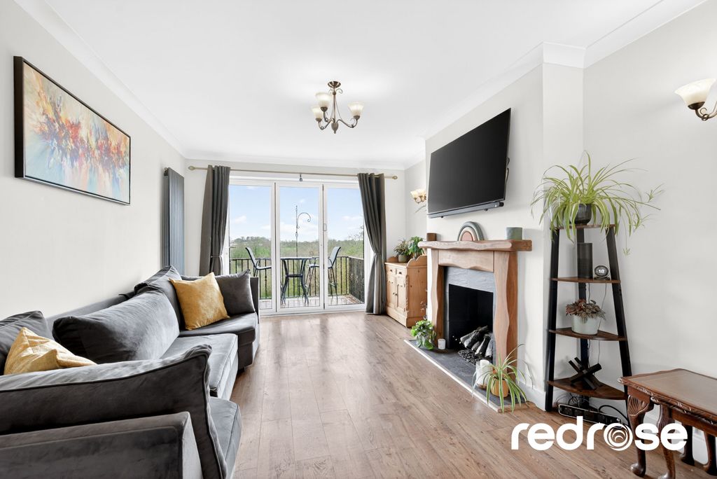 Property photo 3 of 26 Web_63 Watkin Rd-17-2500Px