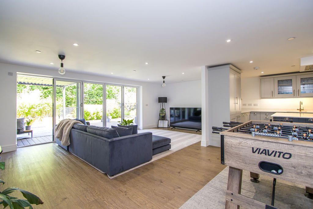 Additional image 5 of 2 bed flat for saleBay View, Old Barry Road, Penarth CF64
