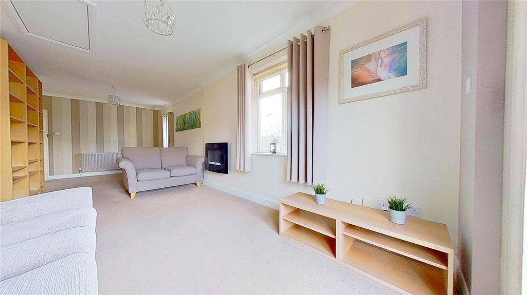 Property photo 3 of 23 Picture No. 16