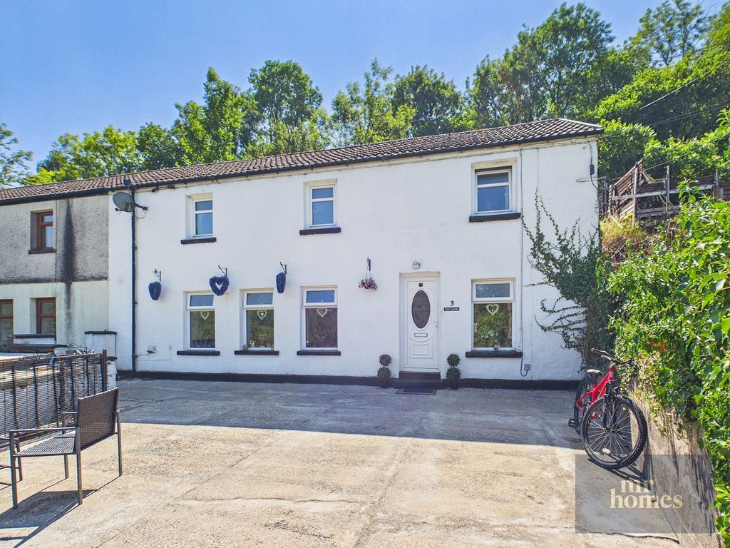 Property photo 1 of 40