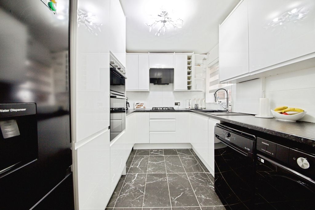 Property photo 3 of 17 Pbox-Img.Jpg