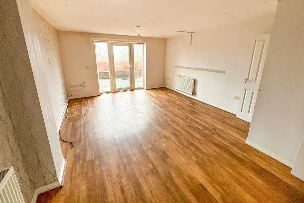 Property photo 2 of 19 17 Little Meadow Close, Ilkeston, Derbyshire, De7 8Yh