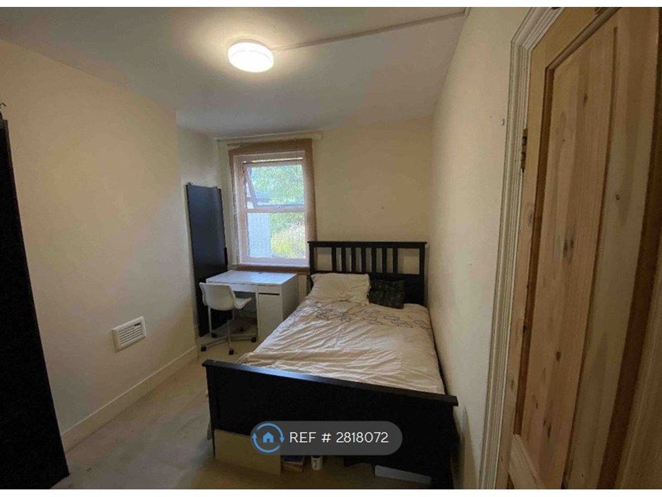 Property photo 1 of 8 Room