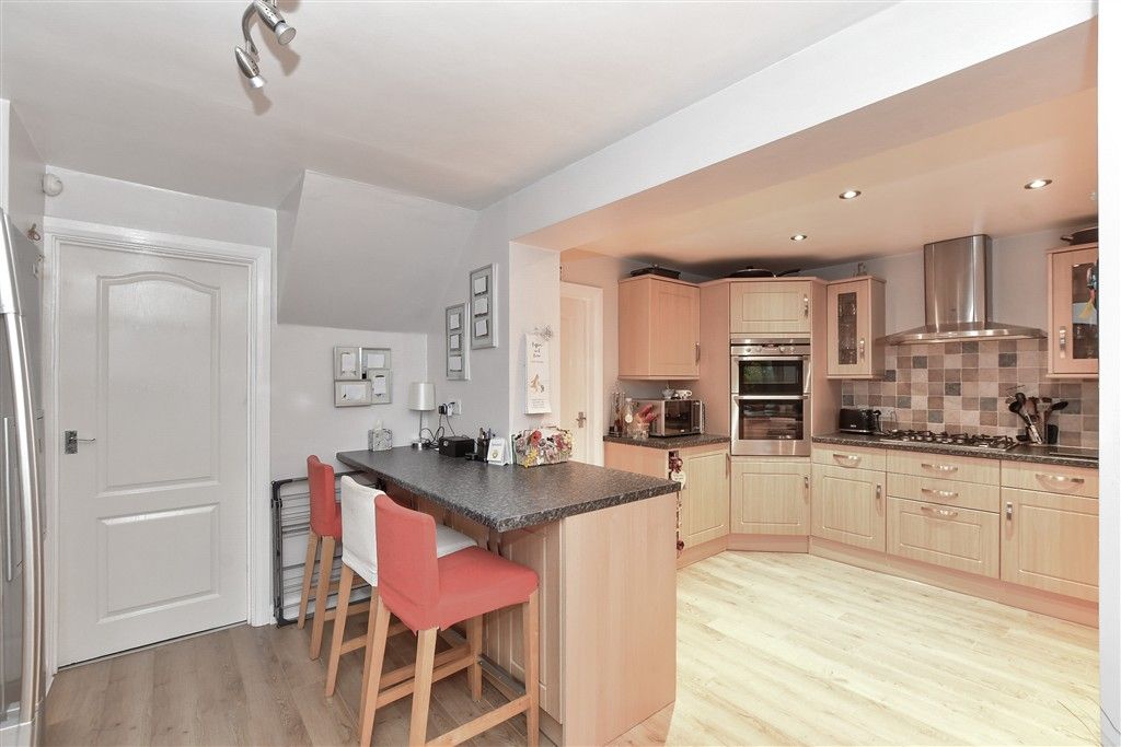 Property photo 2 of 18 Kitchen **