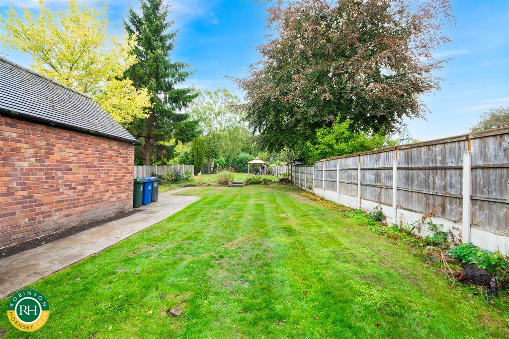 Property photo 2 of 21