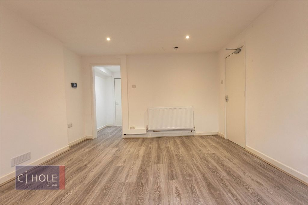 Property photo 3 of 10 Picture No. 13