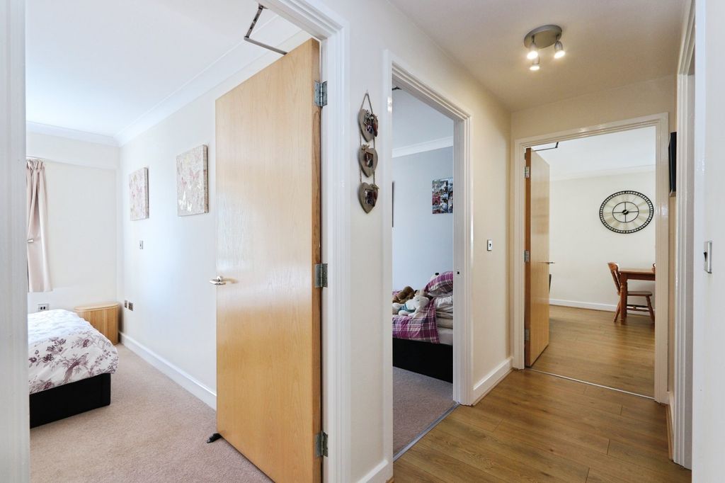 Property photo 2 of 12 Internal