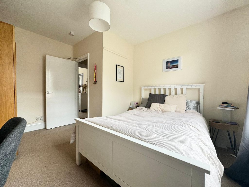 Property photo 3 of 9 Bedroom 1