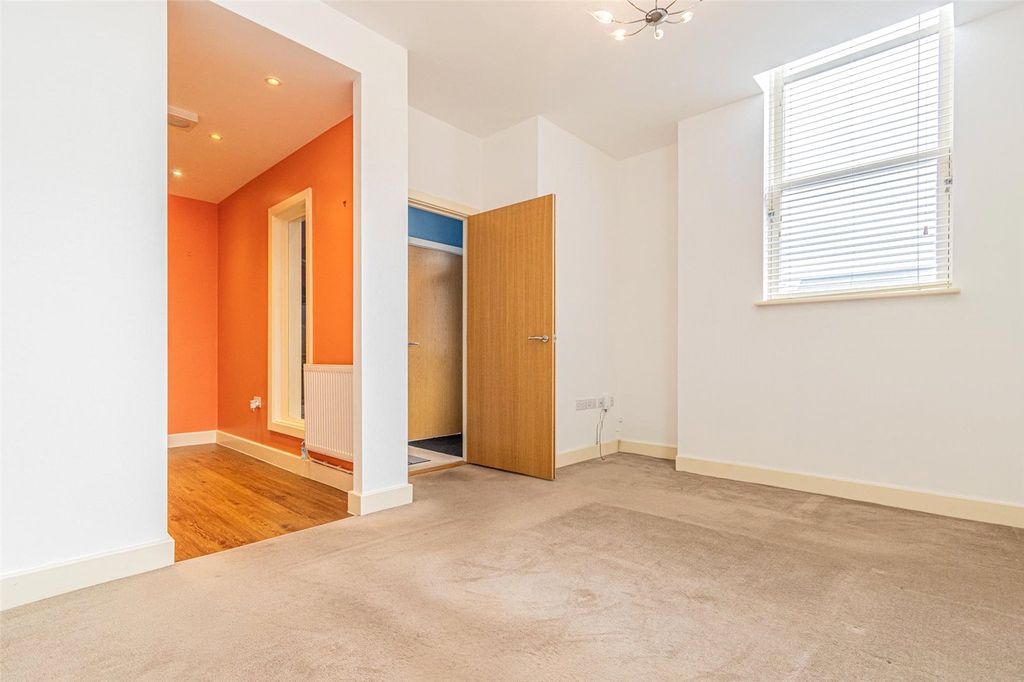 Property photo 3 of 14 Picture No. 08