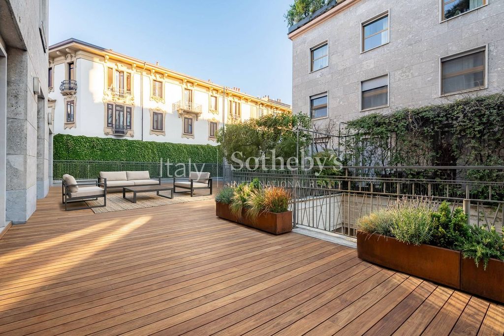 Property photo 2 of 38