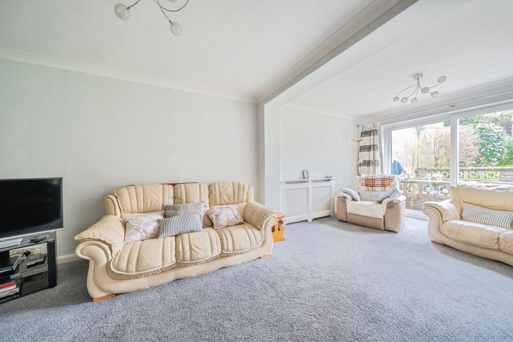 Property photo 3 of 20 A7504129-Hdr