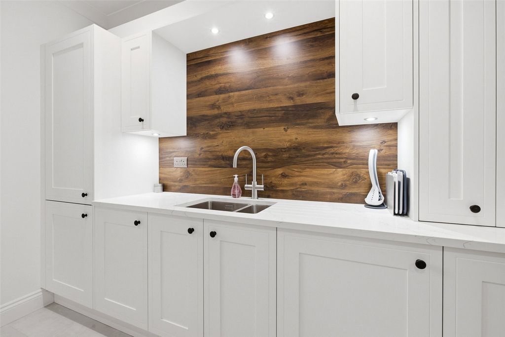 Additional image 10 of 2 bed flat for saleVictoria Place, Stirling, Stirlingshire FK8