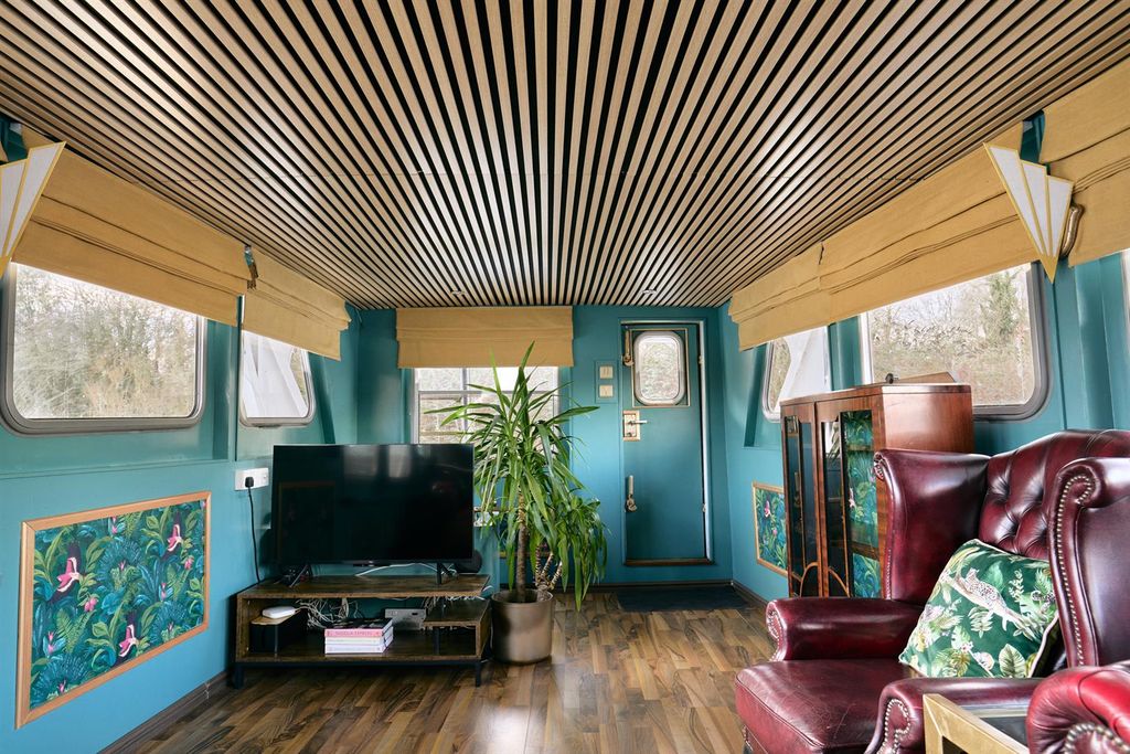 Property photo 3 of 27