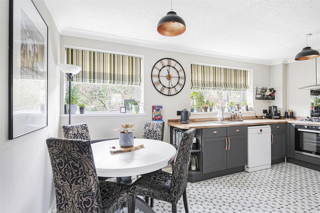 Property photo 3 of 26 Kitchen Area