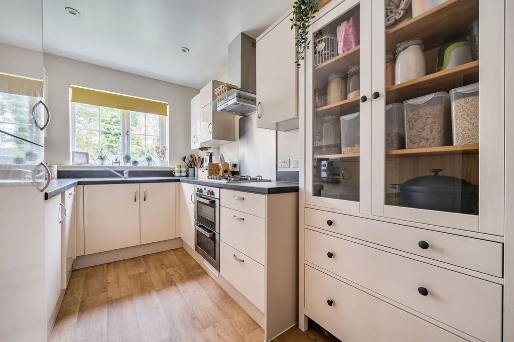 Property photo 3 of 24