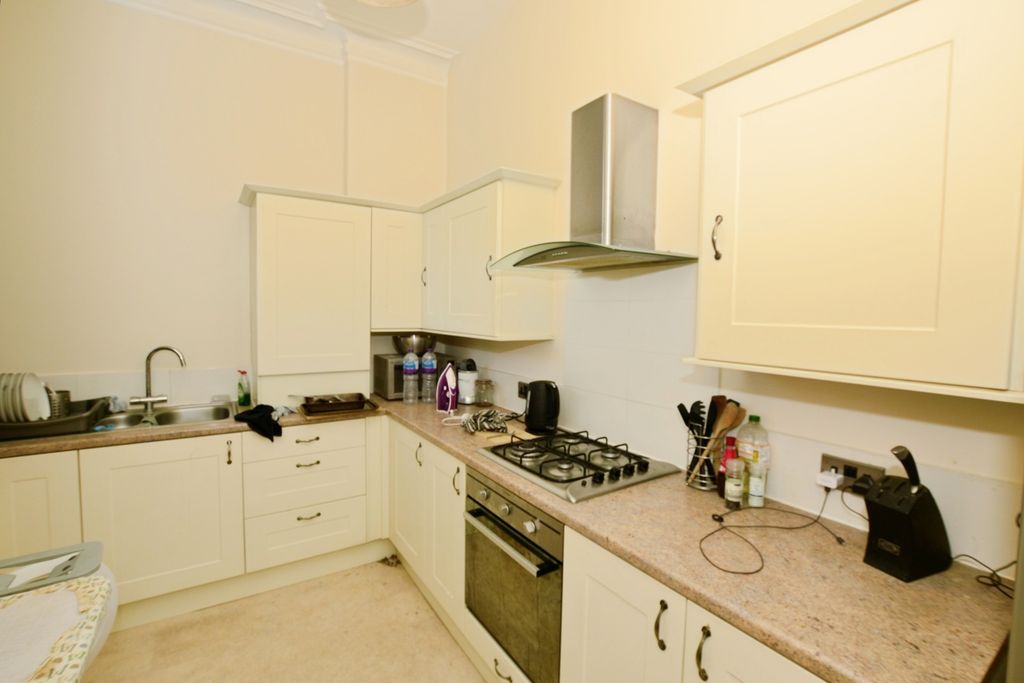 Property photo 3 of 17 Kitchen