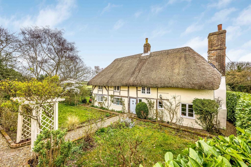 Property photo 2 of 47