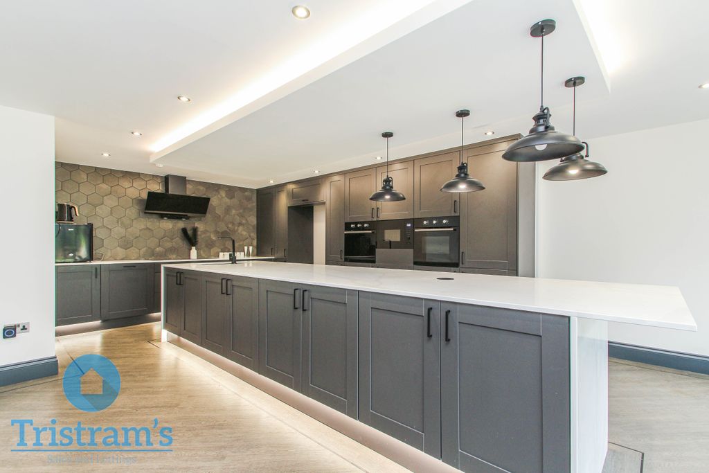 Property photo 3 of 29