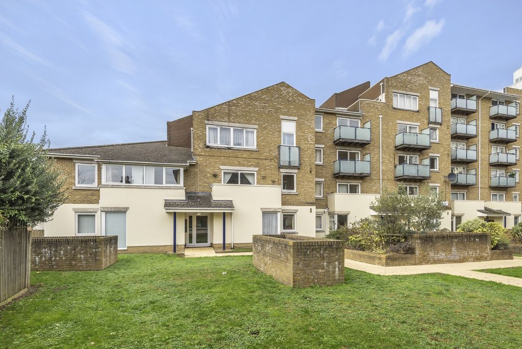 Property photo 1 of 6 916436 (1)