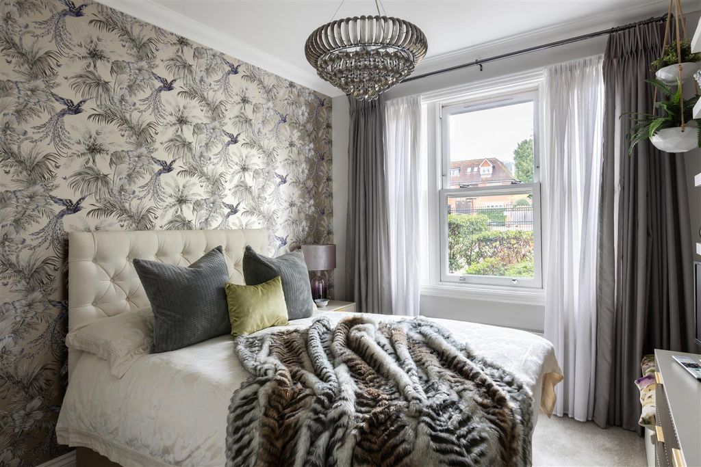 Additional image 15 of 2 bed flat for saleWray Park Road, Reigate RH2