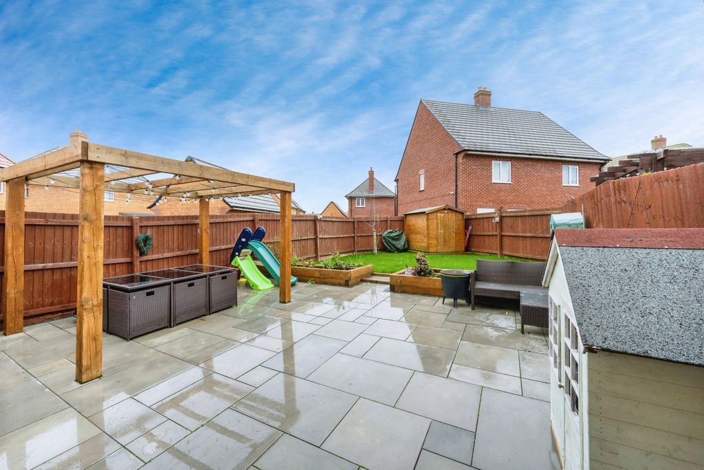 Property photo 3 of 17 Photo