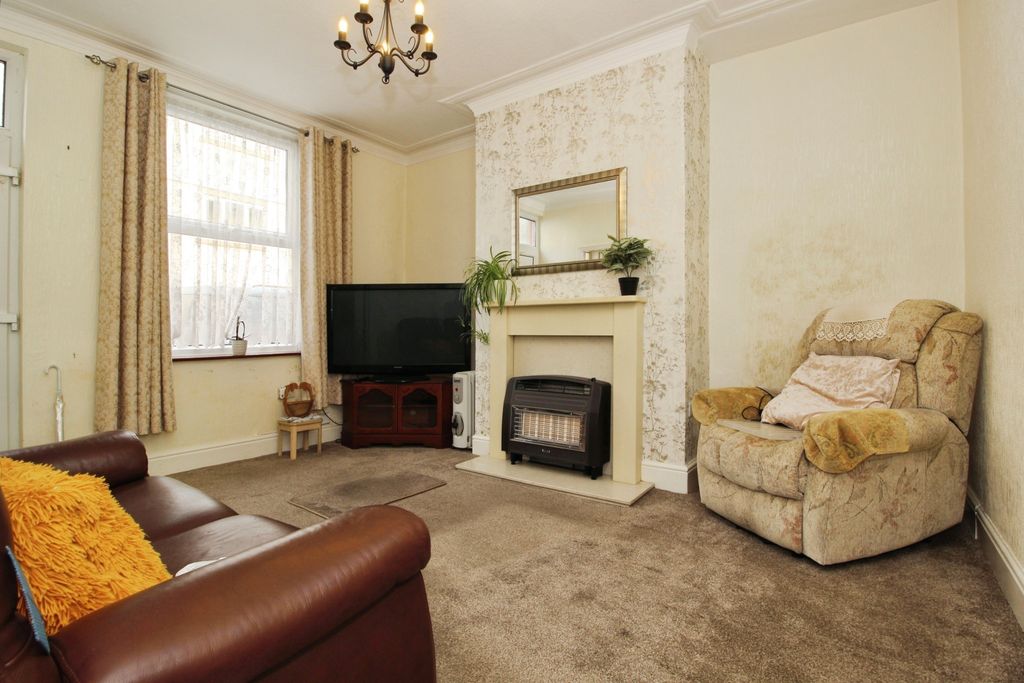 Property photo 2 of 13