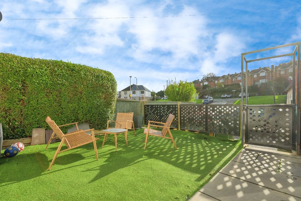 Property photo 3 of 20