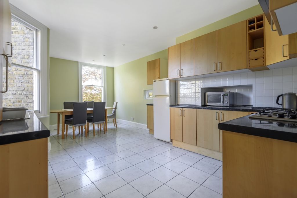 Property photo 2 of 7 779725 (2)