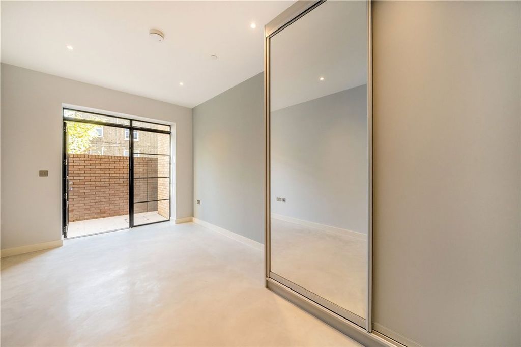 Property photo 3 of 5