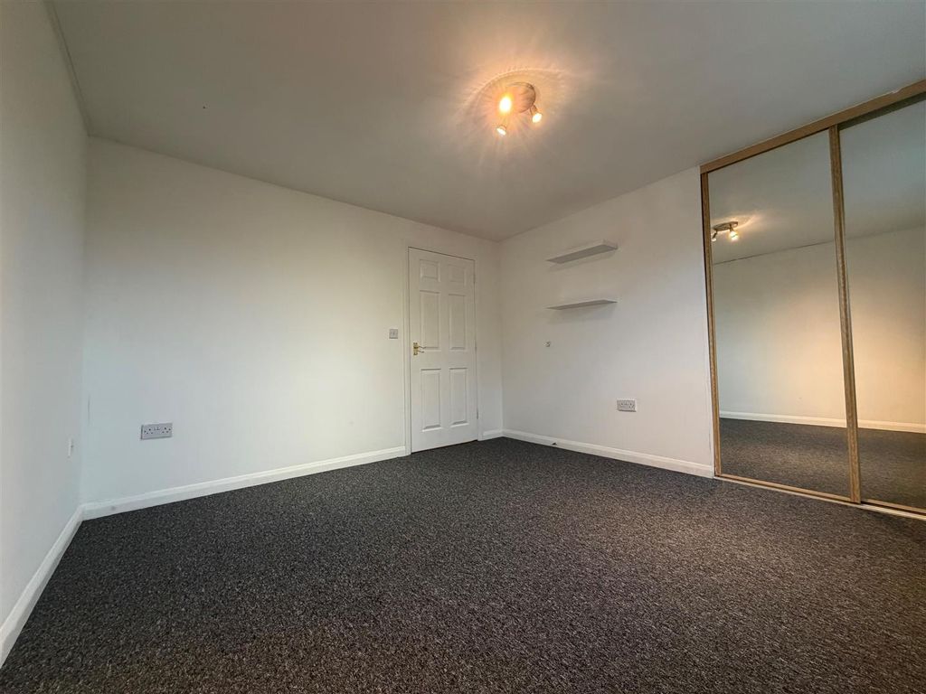 Property photo 2 of 11 Bedroom 2.1.Jpg