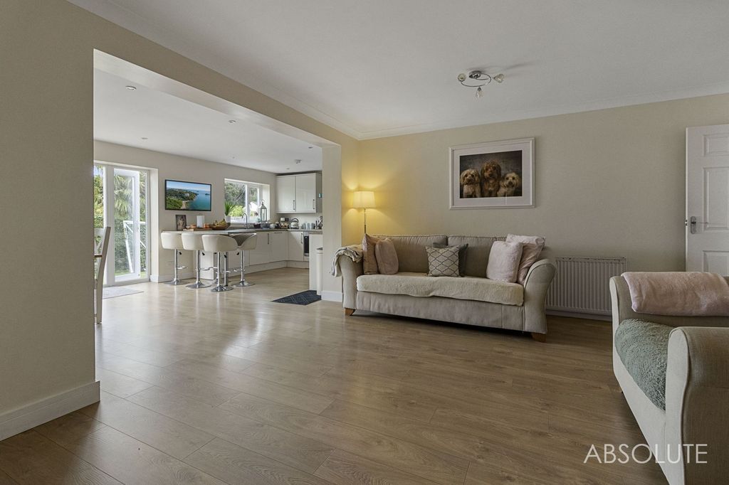 Property photo 3 of 25