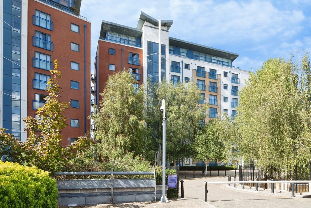 Property photo 1 of 20 Pbox-Img.Jpg