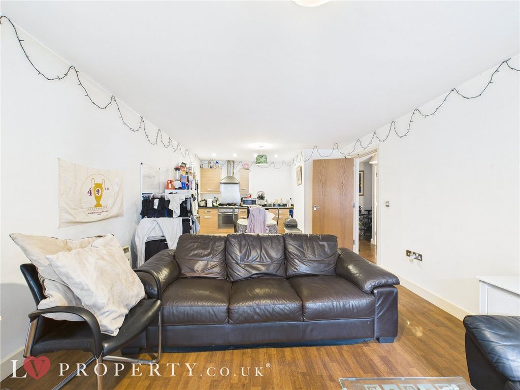 Property photo 2 of 7 Picture No. 05