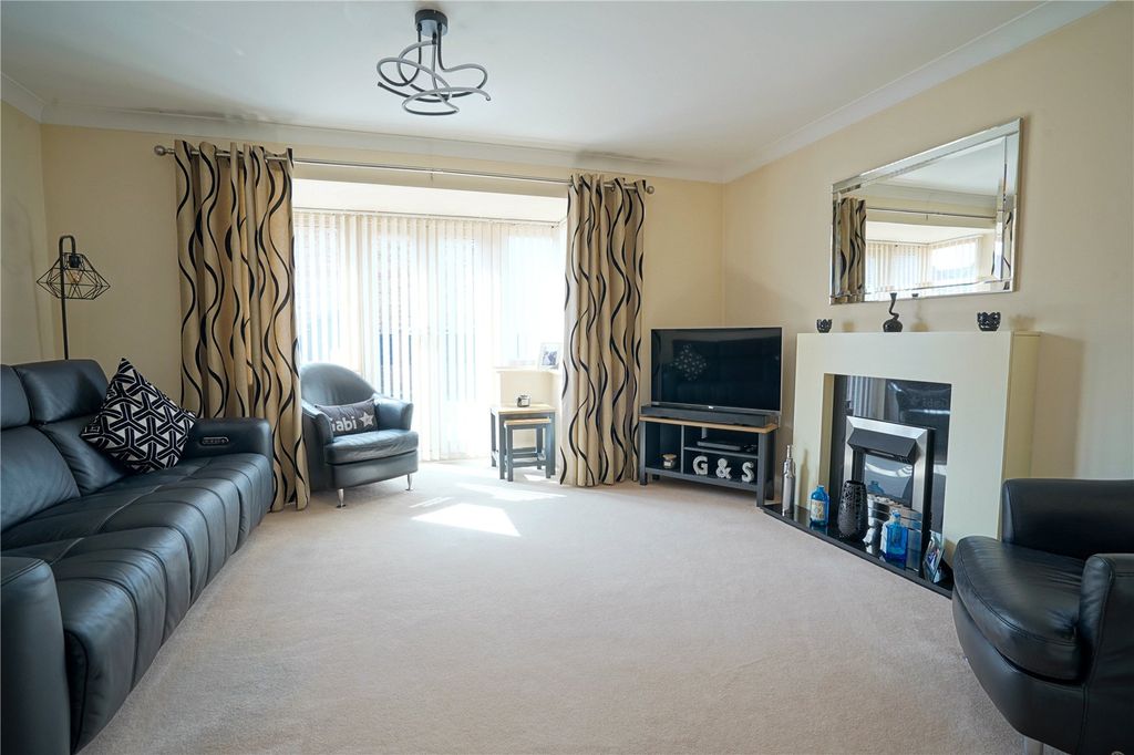 Property photo 2 of 17 Picture No. 10