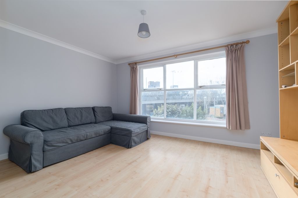 Property photo 2 of 22 Reception