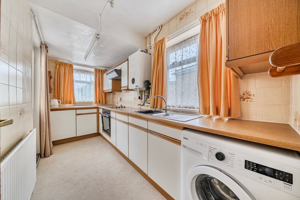 Property photo 2 of 13 14687474