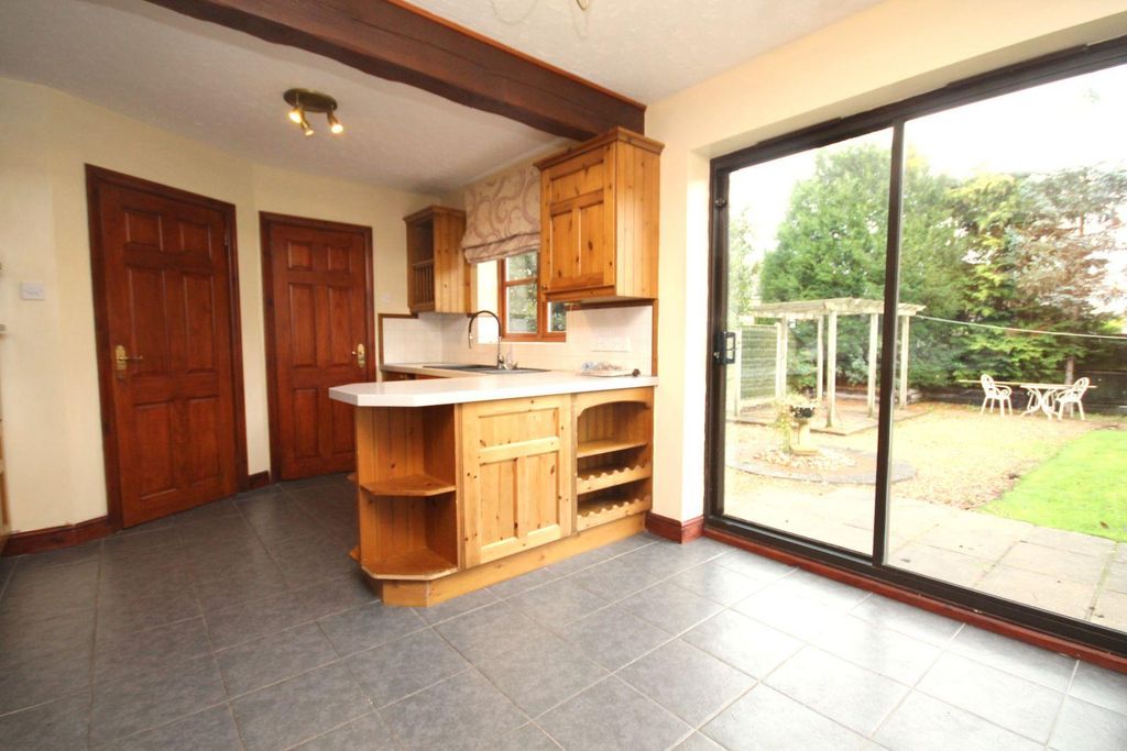 Property photo 3 of 15 Breakfast Kitchen