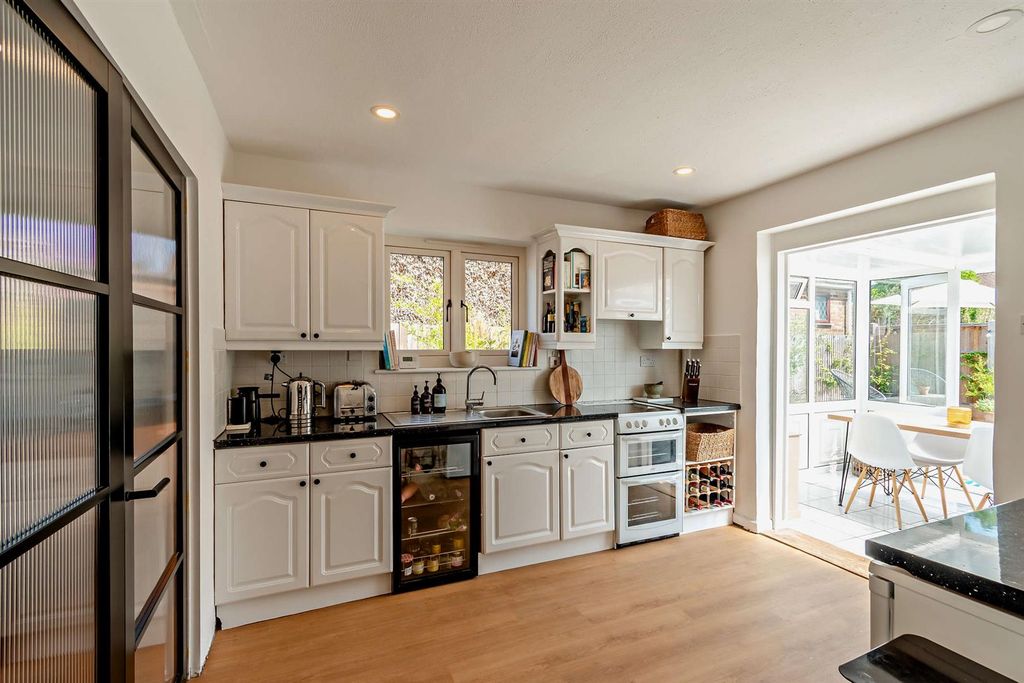 Property photo 3 of 22 Kitchen