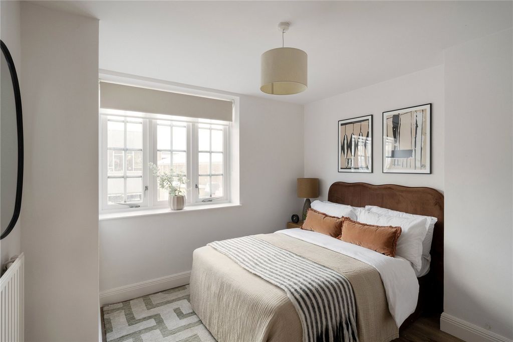 Property photo 2 of 21 Picture No. 15