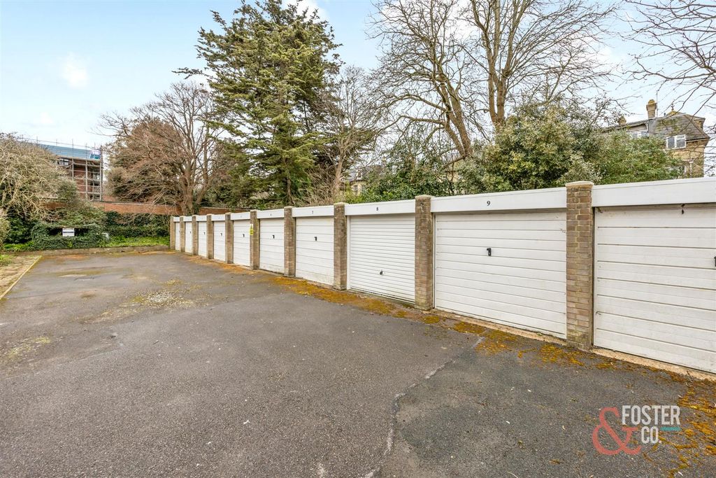 Property photo 2 of 16 The Drive_72_Flat 24-015.Jpg