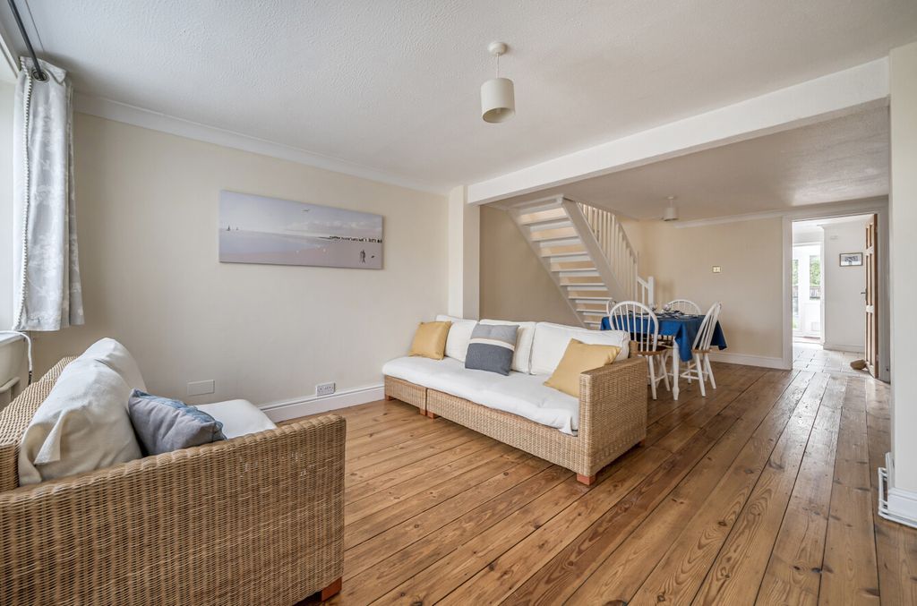 Property photo 2 of 10 1353918-19-68c158...