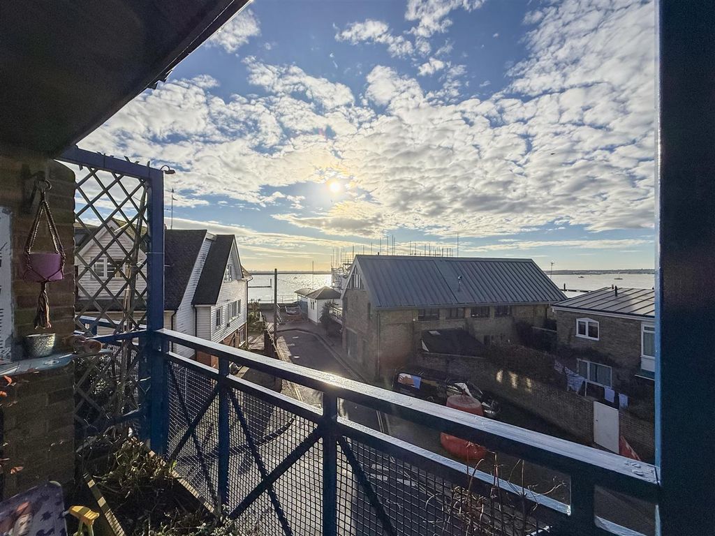 Property photo 3 of 16 Balcony