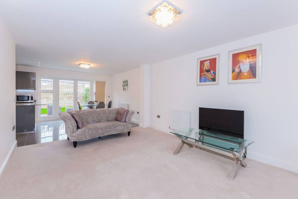 Property photo 2 of 15