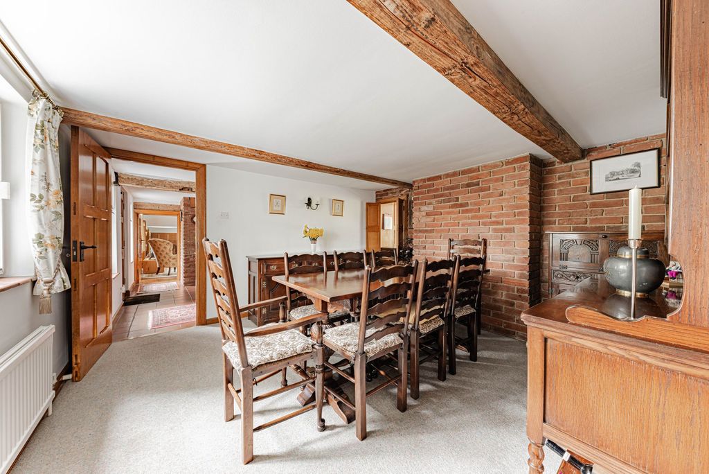 Property photo 3 of 46 Dining Room (1)