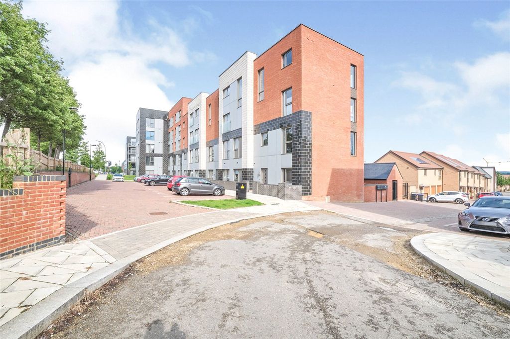 Property photo 2 of 13 Picture No. 14